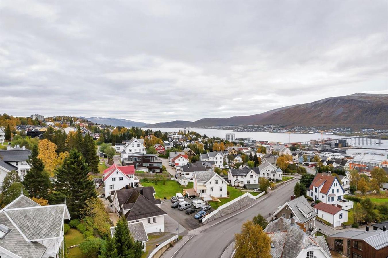 Apartment Townhouse In Central Tromsø